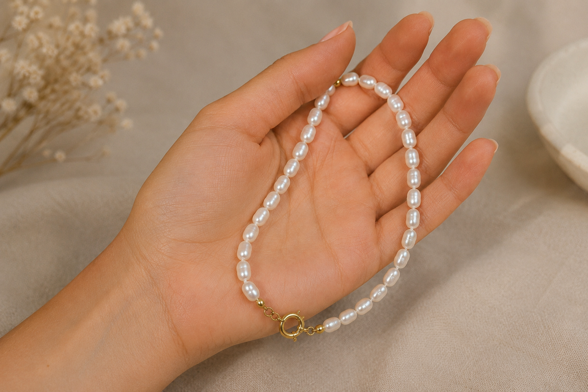 Collar Elara